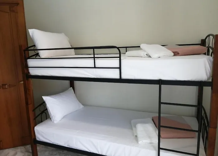 Hara's A Lägenhet Flogita