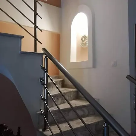 Hara's A Apartman